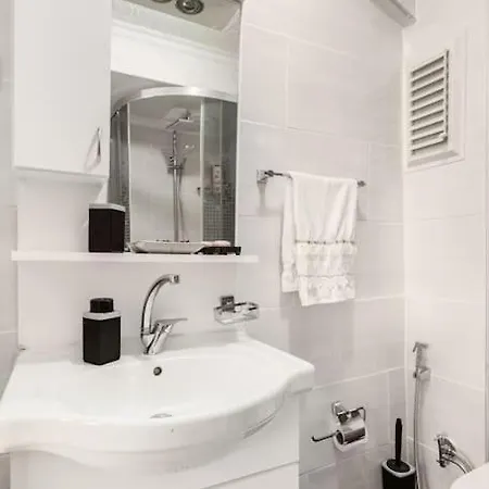 Practical And Cozy Flat Near Taksim Istikal