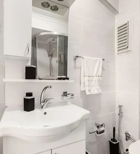 Practical And Cozy Flat Near Taksim Istikal