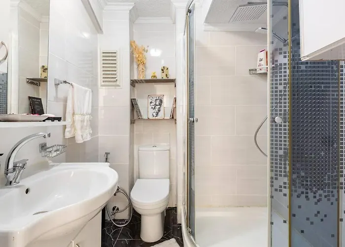 Practical And Cozy Flat Near Taksim Istikal דירה *